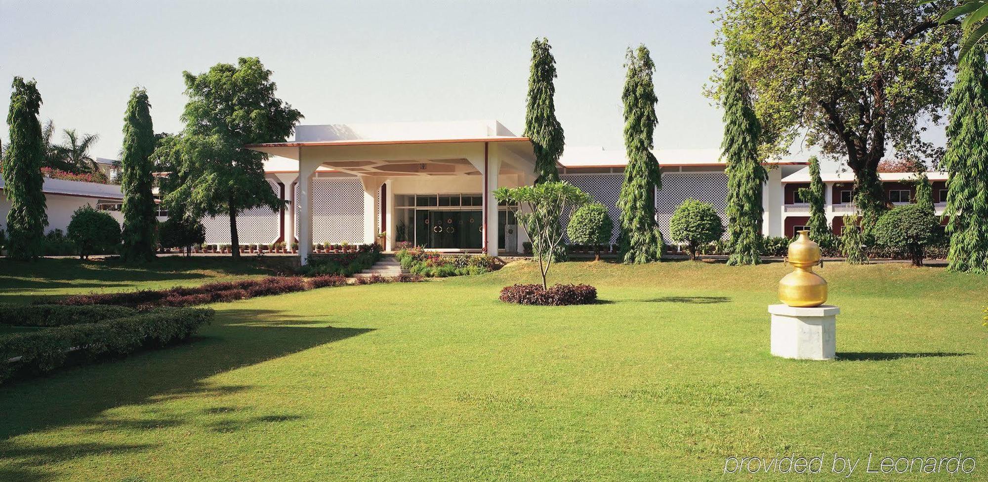 Taj Chandela Khajurāho Exterior foto